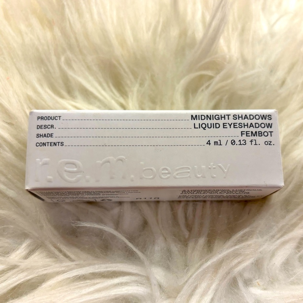 r.e.m. Beauty Liquid Eyeshadow
